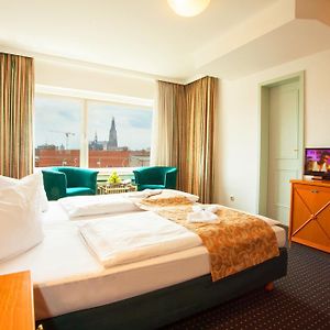Ina Hotel Royal